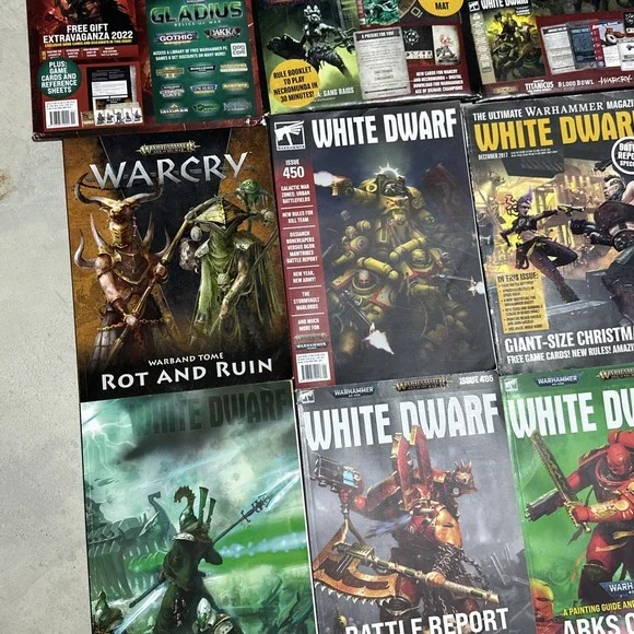 HUGE LOT OF 33 White Dwarf WARHAMMER Magazines 450s 460s 470s 480s Books